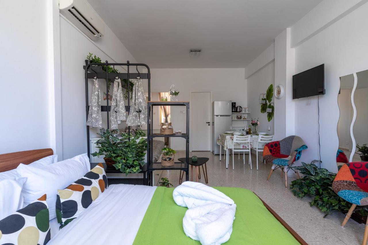 Oasis - Cozy Studio In Ларнака Екстер'єр фото