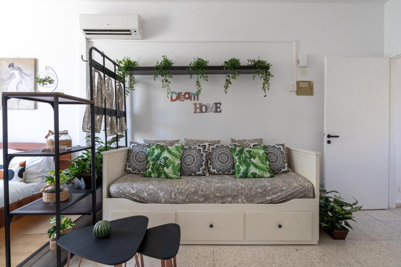 Oasis - Cozy Studio In Ларнака Екстер'єр фото
